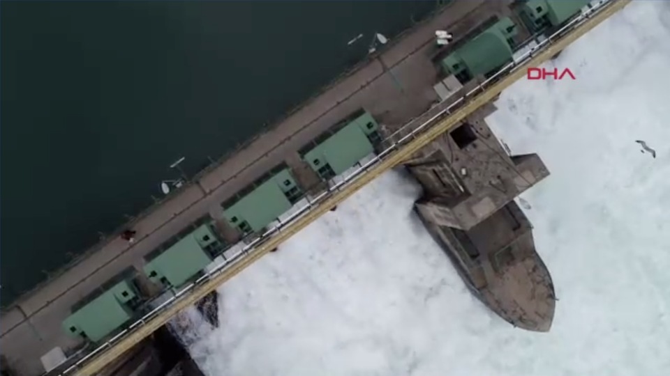 Baraj kapakları açıldı!