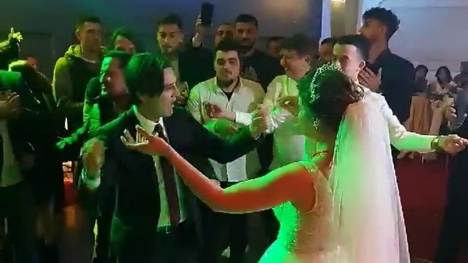 Montella çiftetelli oynadı