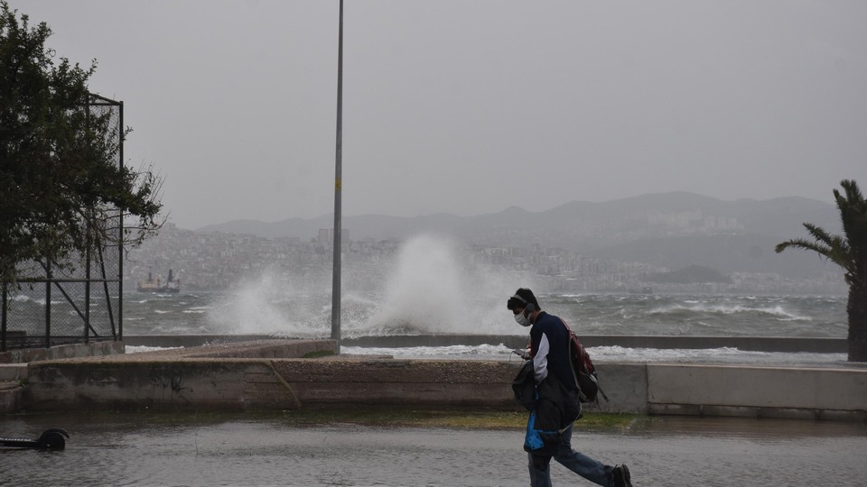 Meteoroloji'den İzmir için fırtına uyarısı!
