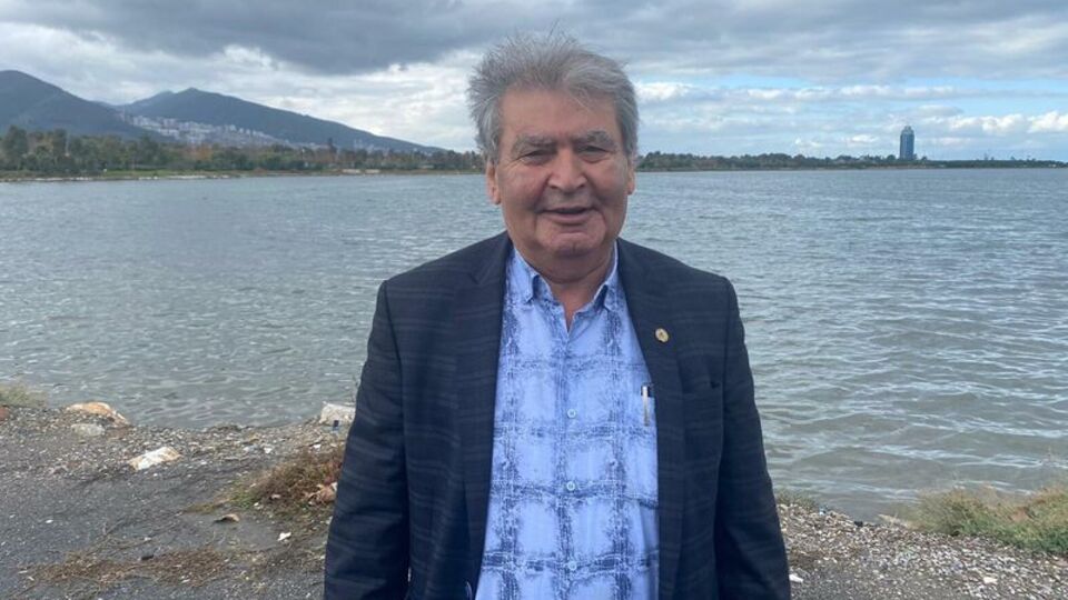 Foça'da deniz 20 metre çekildi