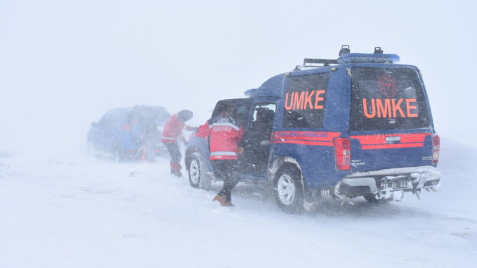 Mahsur kalan 18 kişi kurtarıldı