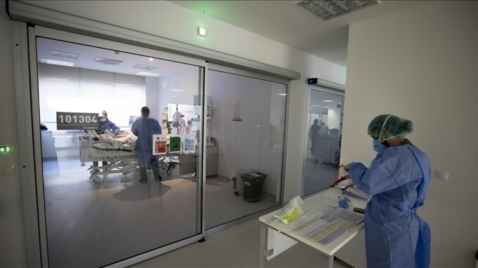 Koronavirüste yeni vaka sayısı açıklandı