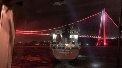 İstanbul Boğazı'nda kargo gemisi arızalandı