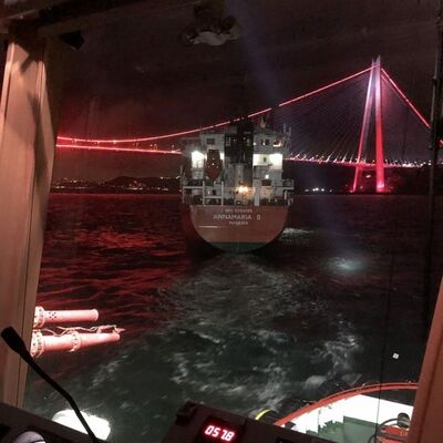İstanbul Boğazı'nda kargo gemisi arızalandı