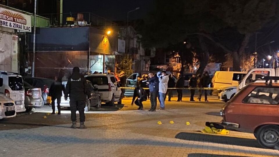 Manisa'da silahlı kavga: 3 yaralı