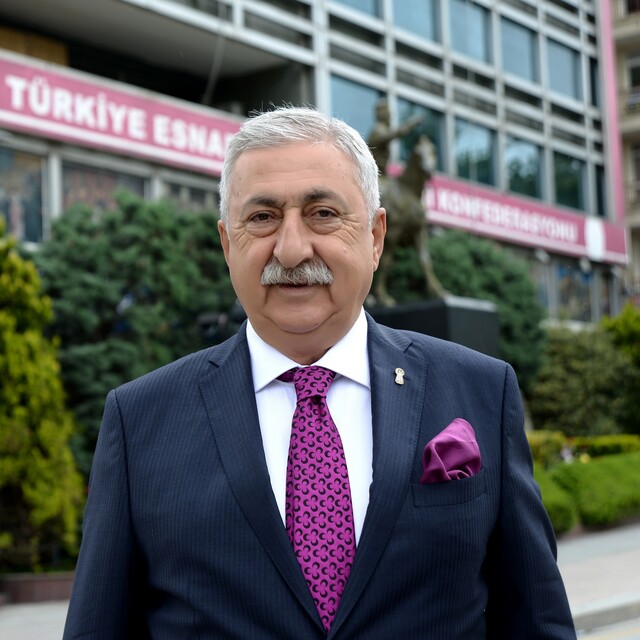 Esnafa sigorta eğitimi verilecek