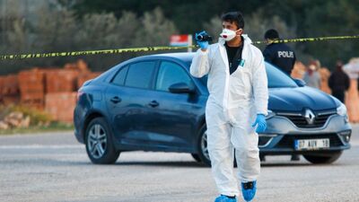 Ormanlık alandaki otomobilden ceset çıktı