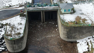 Su yükselince baraj çöple doldu