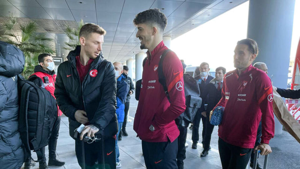 Milliler, Portekiz'e uçtu