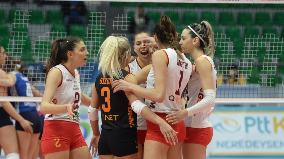 Galatasaray, Sarıyer'i 4 sette geçti