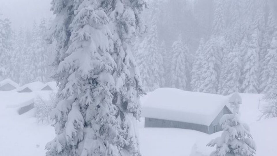 O kentte kar kalınlığı 3 metreyi geçti!