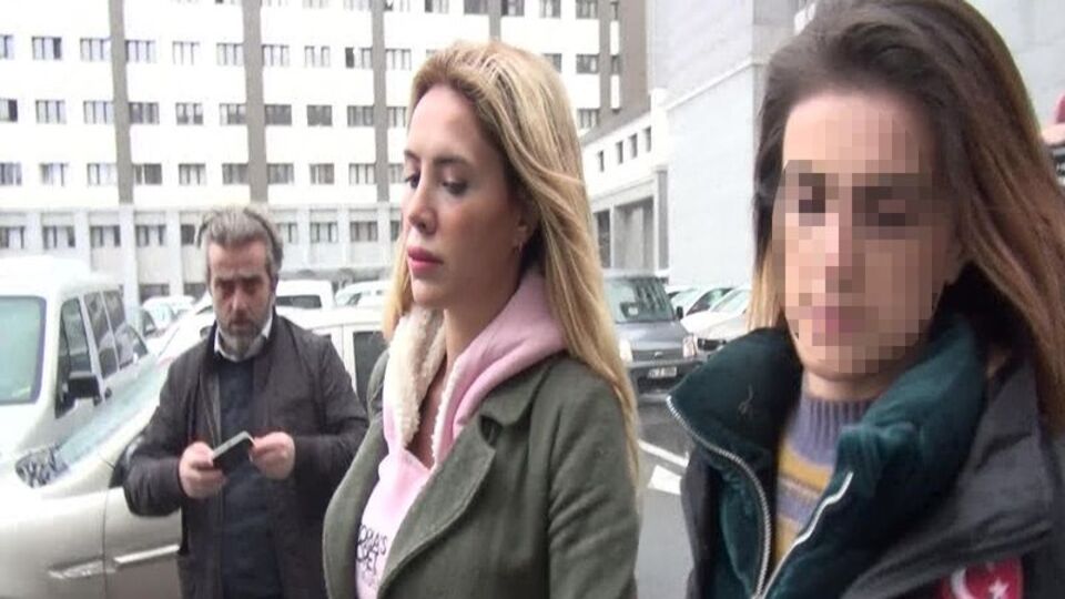 Esra Ersoy, "çocuğa istismardan" tutuklandı!