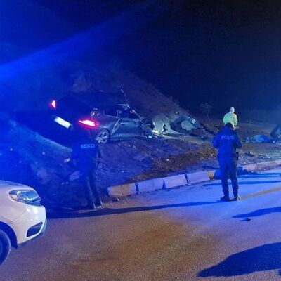 Feci kazada otomobilden fırlayan 2 kişi öldü