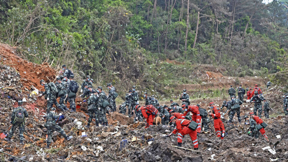 Çin'de düşen uçakla ilgili yeni gelişme!