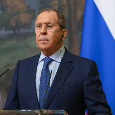 Lavrov'dan NATO'ya barış gücü uyarısı