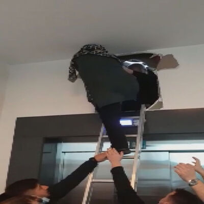 Asansörde kaldılar! Böyle kurtarıldılar