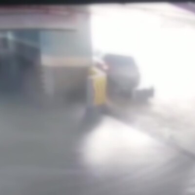 Kahreden kaza! El frenini çekmeyince aracın altında kaldı