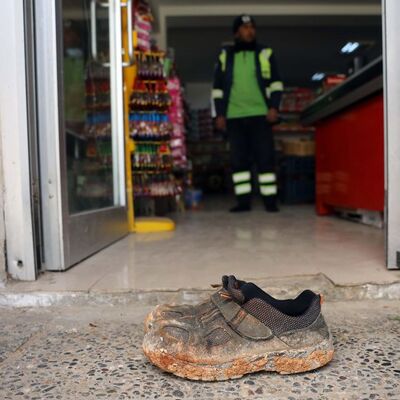 Belediye işçisinden ağlatan hareket!