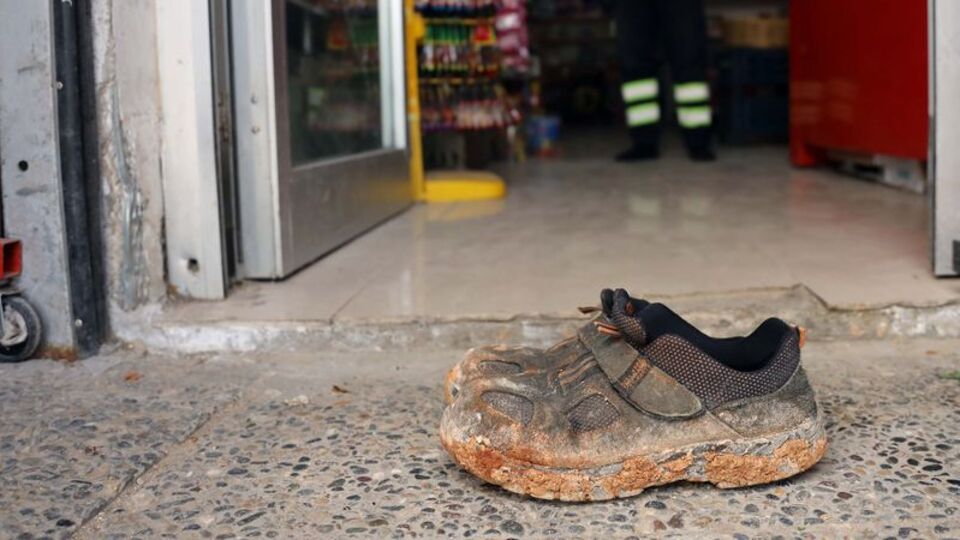 Belediye işçisinden ağlatan hareket!