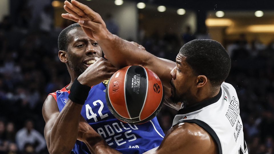 Anadolu Efes, Milano'ya kaybetti