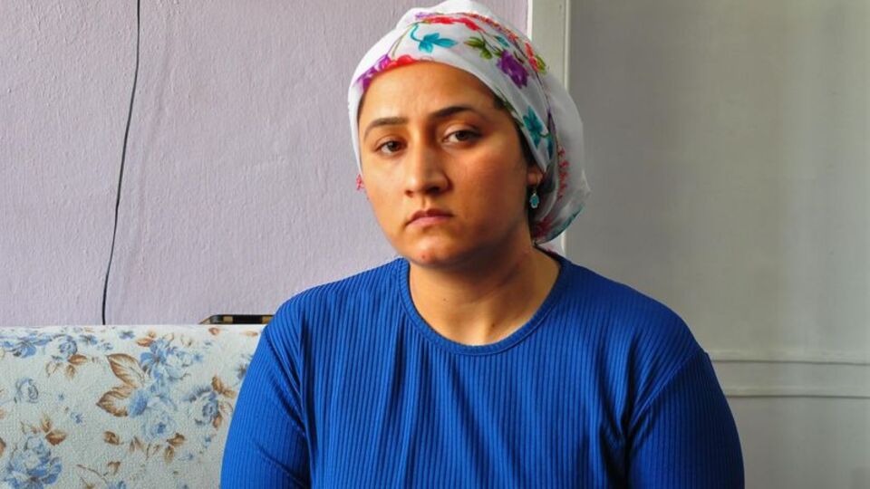 Eşinin boğazını falçatayla kesen eşe 'iyi hal' indirimi