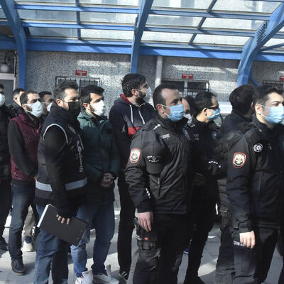 Kopya düzeneği hazırlayan suç çetesi çökertildi