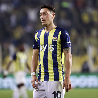 Dünya Mesut Özil'i konuşuyor!
