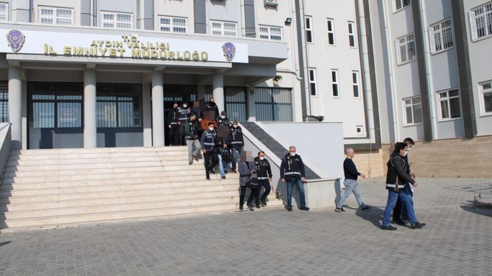 Müze müdürü kaçakçılıktan tutuklandı