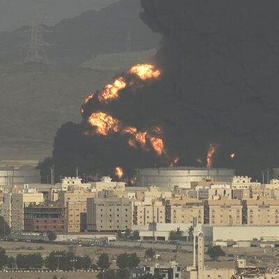 Cidde'de F1 antrenmanı sırasında pistin yanındaki tesise saldırı