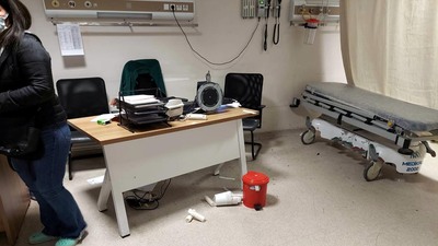 Doktor adli muayenede saldırıya uğradı!