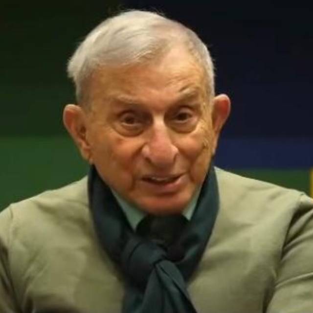 "Tiyatrolar bitmez!"
