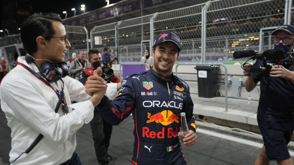 Cidde'de pole Perez'in!