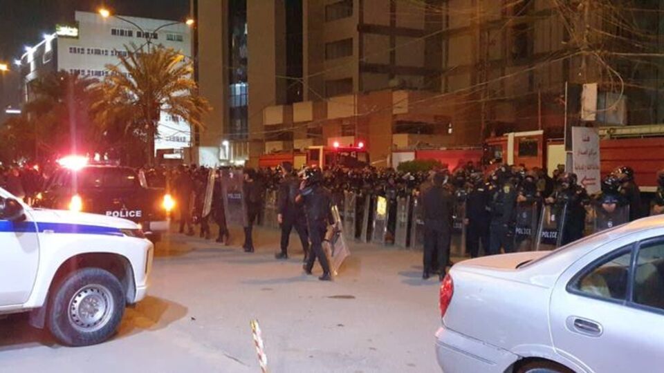 Bağdat'ta KDP binası yakıldı
