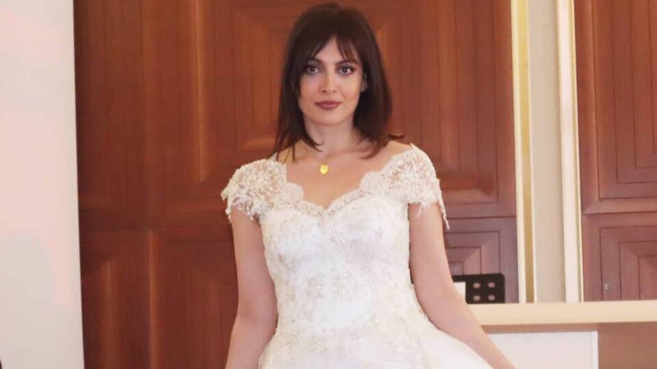 Gelinlik defilesinde podyuma çıktı