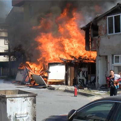 Korku dolu anlar! Alevlerden böyle kaçtılar
