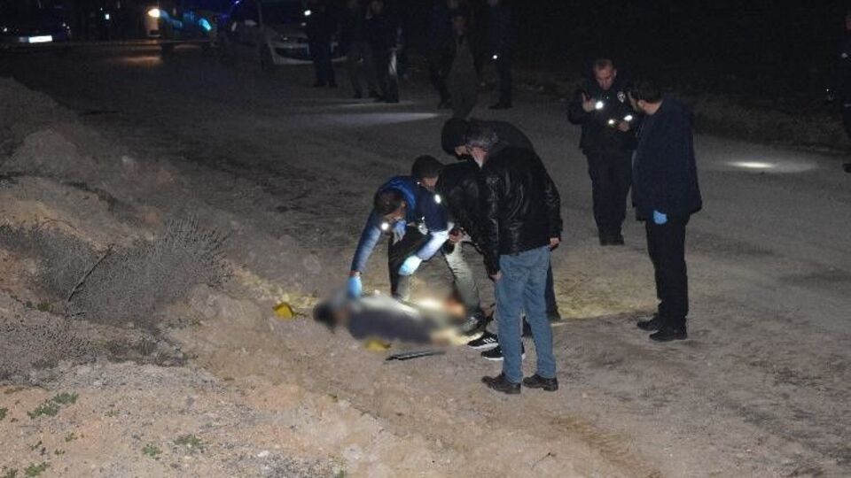 Yol kenarında vurulmuş halde ölü bulundu