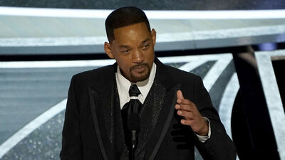 Will Smith özür diledi
