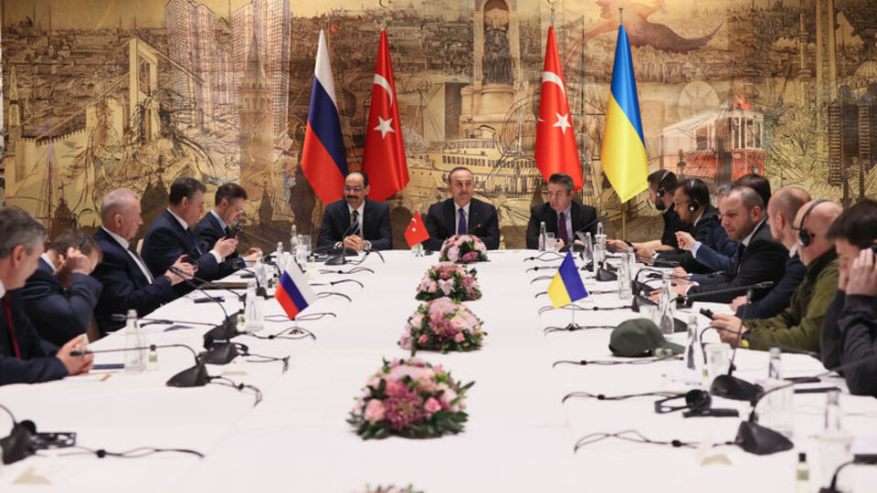 Çavuşoğlu'ndan müzakereler sonrası ilk açıklama