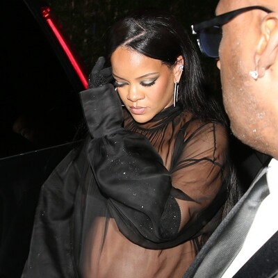 Rihanna kızıyla partide!