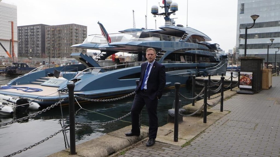 İngiltere, ilk kez bir Rus oligarkın yatına el koydu