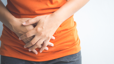 Adet lekesi orucu bozar mı?