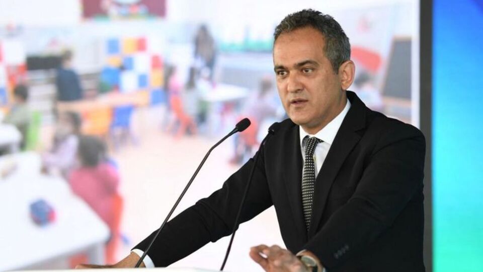 Bakan Özer'den seminer açıklaması