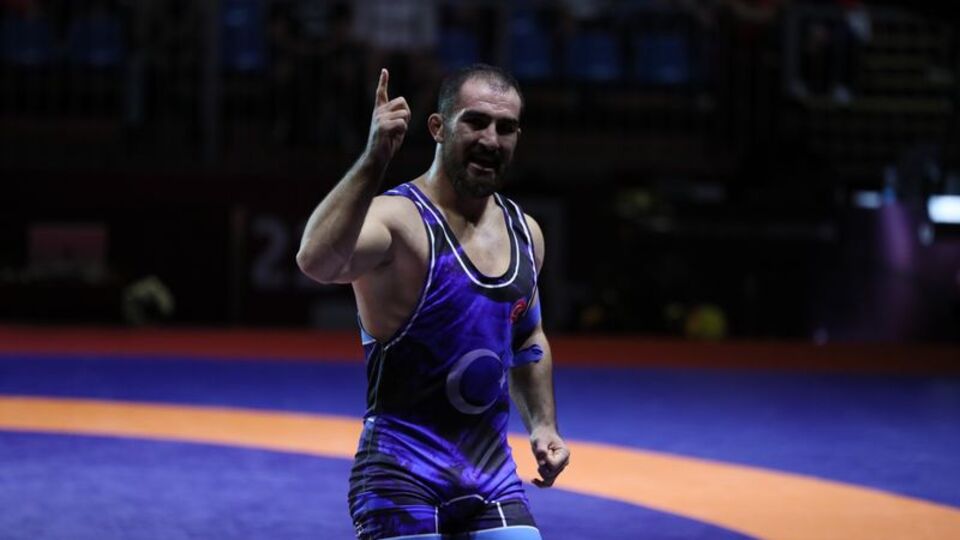 100. altın Feyzullah Aktürk´ten