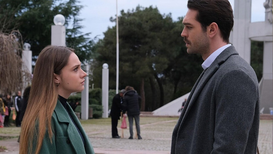 Kara Tahta 1. bölüm izle!