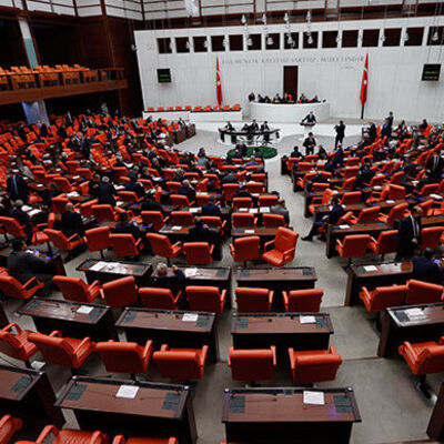 Seçim kanunu teklifi yasalaştı! Baraj yüzde 7'ye indi