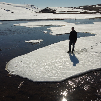 Van'da karlar eridi, ovalar göle döndü
