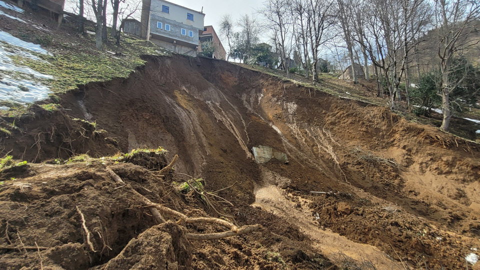 İki ilde heyelan kâbusu! Çok sayıda eve tahliye kararı