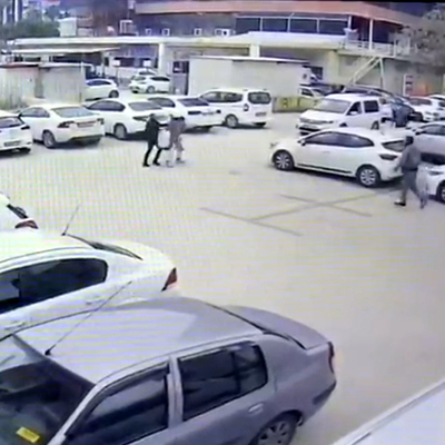 Şimdi de kayınbirader dehşeti! Sokak ortasında yengesini dövdü