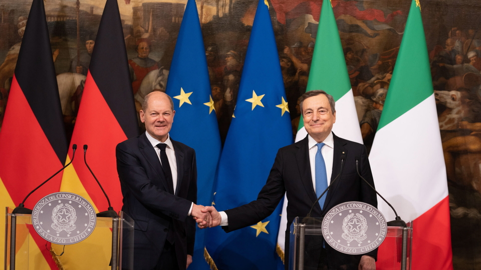 Draghi ve Scholz, Rusya'ya yaptırımların sürmesinde mutabık