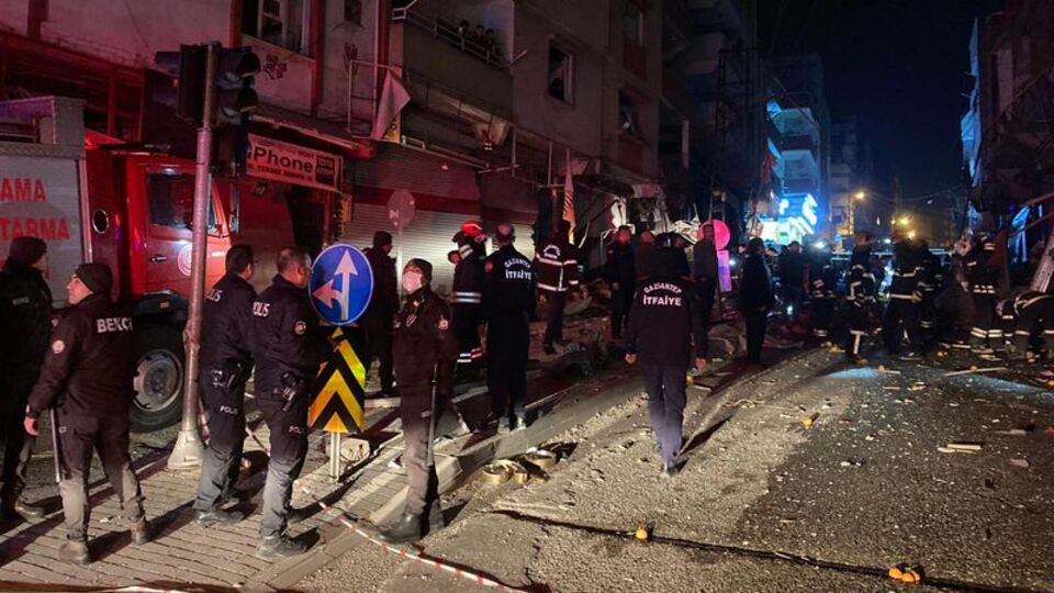 Gaziantep'te tüp patladı, ortalık savaş alanına döndü